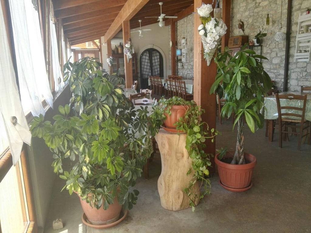 Вилла Agriturismo La Vecchia Cascina Di Paolo & Belinda Пьетрельчина Экстерьер фото