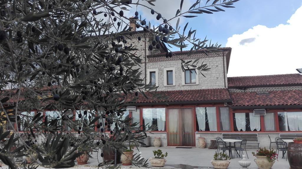 Вилла Agriturismo La Vecchia Cascina Di Paolo & Belinda Пьетрельчина Экстерьер фото