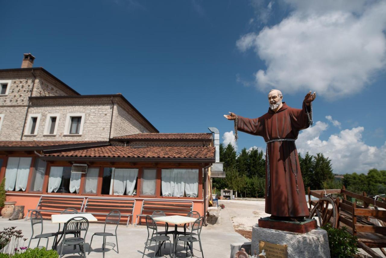 Вилла Agriturismo La Vecchia Cascina Di Paolo & Belinda Пьетрельчина Экстерьер фото
